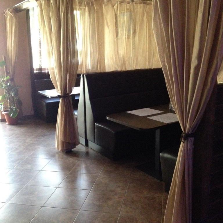 חארקיב Hotel Yar מראה חיצוני תמונה