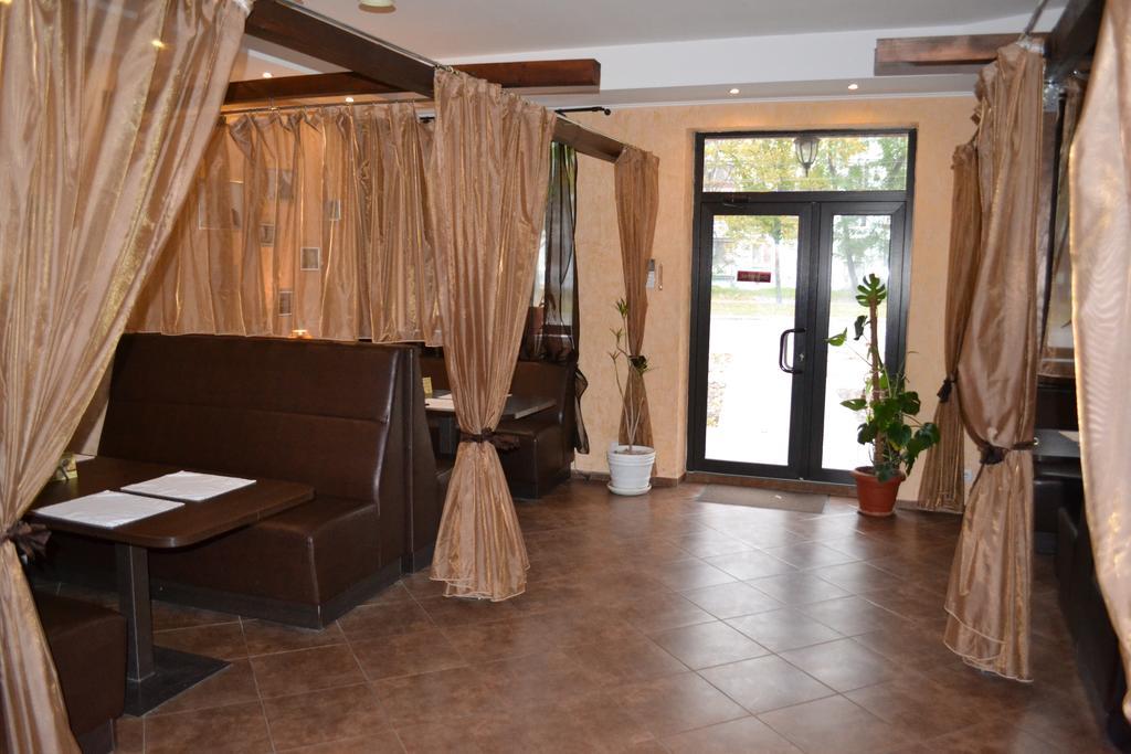 חארקיב Hotel Yar מראה חיצוני תמונה