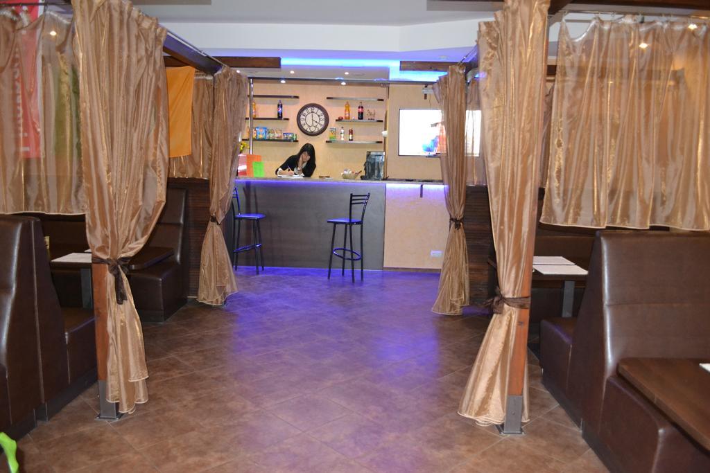 חארקיב Hotel Yar מראה חיצוני תמונה